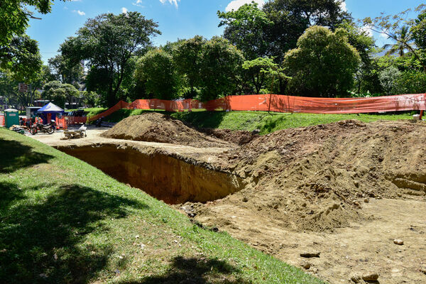 Obras Arreglo Daño Av. Regional
Obras Arreglo Daño Av. Regional
Fecha: 8 Agosto 2022
Para descargar esta fotografía en alta resolución, haga clic sobre la imagen hasta que la misma se despliegue en la pantalla completa; luego dé clic derecho y elija la opción "guardar imagen como". 
En caso de publicación por cualquier medio, solicitamos acompañarla del crédito: "Foto EPM"

Palabras clave: Obras Arreglo Daño Av. Regional