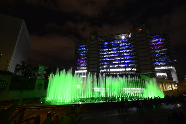 Fuentes de luz Edificio EPM
Fuentes de luz Edificio EPM
Fecha: 22 de diciembre 2022
Para descargar esta fotografía en alta resolución, haga clic sobre la imagen hasta que la misma se despliegue en la pantalla completa; luego dé clic derecho y elija la opción "guardar imagen como".
En caso de publicación por cualquier medio, solicitamos acompañarla del crédito: "Cortesía EPM".

Palabras clave: Fuentes Luz Edificio EPM