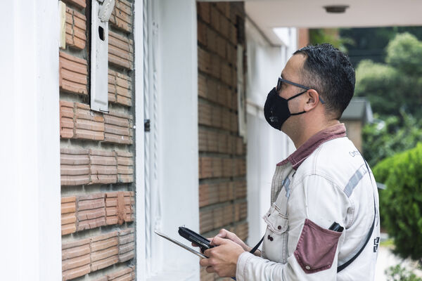 Lectores Contadores
Lectores de Contadores 
Fecha: 21 Diciembre 2021.
Para descargar esta fotografía en alta resolución, haga clic sobre la imagen hasta que la misma se despliegue en la pantalla completa; luego dé clic derecho y elija la opción "guardar imagen como". 
En caso de publicación por cualquier medio, solicitamos acompañarla del crédito: "Foto EPM" 
Palabras clave: Lectores Contadores