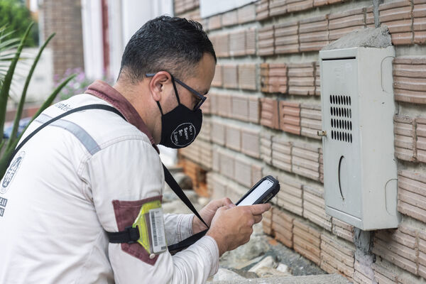 Lectores Contadores
Lectores de Contadores 
Fecha: 21 Diciembre 2021.
Para descargar esta fotografía en alta resolución, haga clic sobre la imagen hasta que la misma se despliegue en la pantalla completa; luego dé clic derecho y elija la opción "guardar imagen como". 
En caso de publicación por cualquier medio, solicitamos acompañarla del crédito: "Foto EPM" 
Palabras clave: Lectores Contadores