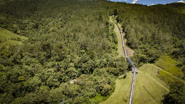 Mini central pajarito 2 - Angostura
Para descargar esta fotografía en alta resolución, haga clic sobre la imagen hasta que la misma se despliegue en la pantalla completa; luego dé clic derecho y elija la opción "guardar imagen como".

Palabras clave: Mini central pajarito 2 - Angostura