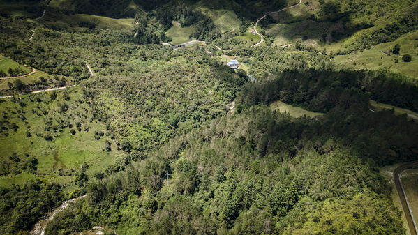 Mini central pajarito 2 - Angostura
Para descargar esta fotografía en alta resolución, haga clic sobre la imagen hasta que la misma se despliegue en la pantalla completa; luego dé clic derecho y elija la opción "guardar imagen como".

Palabras clave: Mini central pajarito 2 - Angostura