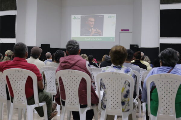 Clausura Programa Vital 
Fecha: 16 Sept 2022. 
Para descargar esta fotografía en alta resolución, haga clic sobre la imagen hasta que la misma se despliegue en la pantalla completa; luego dé clic derecho y elija la opción "guardar imagen como". 
En caso de publicación por cualquier medio, solicitamos acompañarla del crédito: "Foto EPM"
