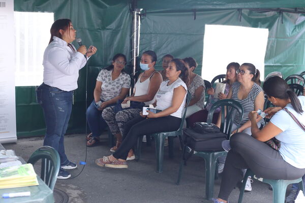 Día del Cliente EPM, La Colina
Día del Cliente EPM, La Colina
Fecha: 22 Abril 2023
Para descargar esta fotografía en alta resolución, haga clic sobre la imagen hasta que la misma se despliegue en la pantalla completa; luego dé clic derecho y elija la opción "guardar imagen como". 
En caso de publicación por cualquier medio, solicitamos acompañarla del crédito: "Foto EPM"
Palabras clave: Día Cliente EPM barrio Colina