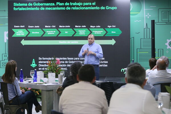 Encuentro Directivos EPM Ruta N 
Encuentro Directivos EPM Ruta N  
Fecha: 28 Abril 2023
Para descargar esta fotografía en alta resolución, haga clic sobre la imagen hasta que la misma se despliegue en la pantalla completa; luego dé clic derecho y elija la opción "guardar imagen como". 
En caso de publicación por cualquier medio, solicitamos acompañarla del crédito: "Foto EPM"
Palabras clave: Encuentro Directivos EPM Ruta N