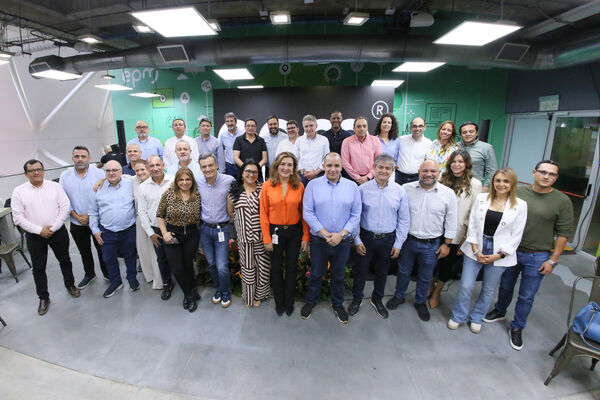 Encuentro Directivos EPM Ruta N 
Encuentro Directivos EPM Ruta N  
Fecha: 28 Abril 2023
Para descargar esta fotografía en alta resolución, haga clic sobre la imagen hasta que la misma se despliegue en la pantalla completa; luego dé clic derecho y elija la opción "guardar imagen como". 
En caso de publicación por cualquier medio, solicitamos acompañarla del crédito: "Foto EPM"
Palabras clave: Encuentro Directivos EPM Ruta N