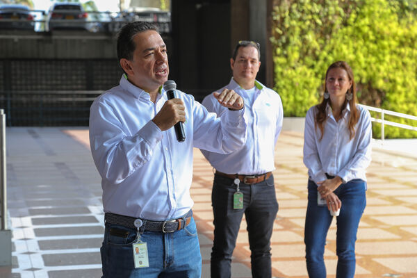 Nueva flota vehicular presión succión 
Nueva flota vehicular presión succión 
Fecha: 21 Diciembre 2023 
Para descargar esta fotografía en alta resolución, haga clic sobre la imagen hasta que la misma se despliegue en la pantalla completa; luego dé clic derecho y elija la opción "guardar imagen como". 
En caso de publicación por cualquier medio, solicitamos acompañarla del crédito: "Foto EPM"
Palabras clave: Nueva flota vehicular presión succión
