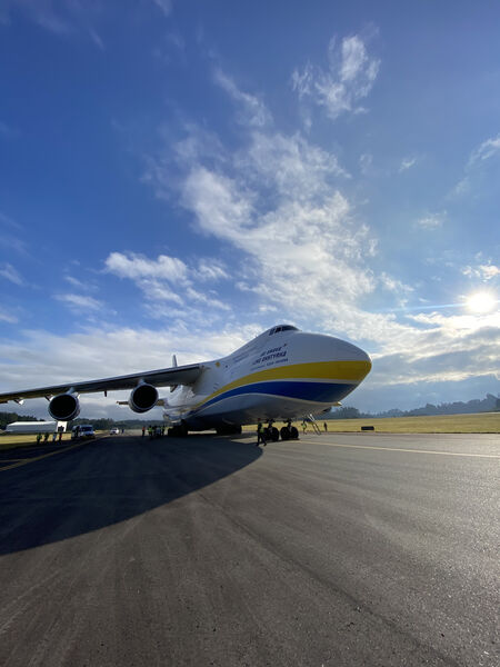 A bordo de avión Antonov llegó compuerta para Hidroituango
A bordo de avión Antonov llegó compuerta para Hidroituango
Fecha: 27 Jun 2023 
Para descargar esta fotografía en alta resolución, haga clic sobre la imagen hasta que la misma se despliegue en la pantalla completa; luego dé clic derecho y elija la opción "guardar imagen como". 
En caso de publicación por cualquier medio, solicitamos acompañarla del crédito: "Foto EPM"

