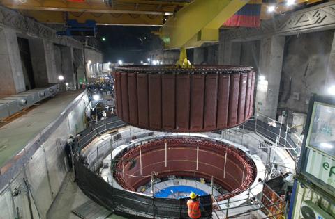 Instalación rotor unidad 4
Fecha: 30 Jun 2023
Para descargar esta fotografía en alta resolución, haga clic sobre la imagen hasta que la misma se despliegue en la pantalla completa; luego dé clic derecho y elija la opción "guardar imagen como".
En caso de publicación por cualquier medio, solicitamos acompañarla del crédito: "Foto EPM"
