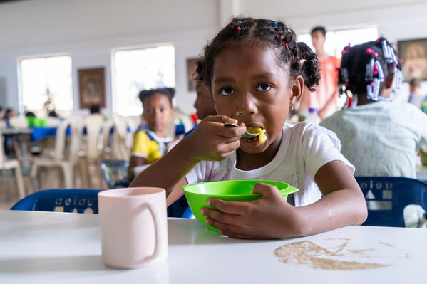 Visita cliente 1400000 Fundacion pan  paraiso
Visita cliente 1400000 Fundación Pan y Paraíso
Fecha: 8 de Noviembre 2023.
Para descargar esta fotografía en alta resolución, haga clic sobre la imagen hasta que la misma se despliegue en la pantalla completa; luego dé clic derecho y elija la opción "guardar imagen como". 
En caso de publicación por cualquier medio, solicitamos acompañarla del crédito: "Foto EPM" 
Palabras clave: Visita cliente 1400000 Fundacion pan  paraiso