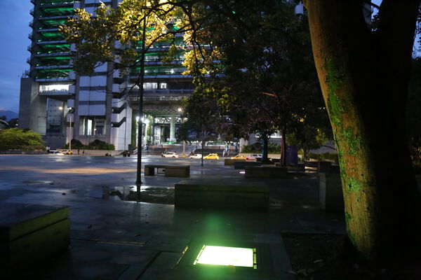 Iluminación LED Pies Descalzos 2023
Iluminación LED Pies Descalzos 2023
Fecha: 3 Noviembre 2023
Para descargar esta fotografía en alta resolución, haga clic sobre la imagen hasta que la misma se despliegue en la pantalla completa; luego dé clic derecho y elija la opción "guardar imagen como". 
En caso de publicación por cualquier medio, solicitamos acompañarla del crédito: "Foto EPM"
Palabras clave: Iluminación LED Pies Descalzos 2023