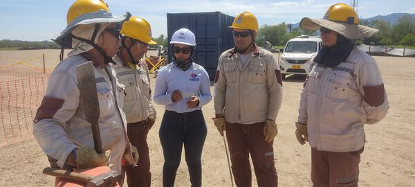 Parque Solar Tepuy avance obras 53 %
Parque Solar Tepuy avance obras 53 %
fecha: 2 de novienbre 2023 
Para descargar esta fotografía en alta resolución, haga clic sobre la imagen hasta que la misma se despliegue en la pantalla completa; luego dé clic derecho y elija la opción "guardar imagen como". 
En caso de publicación por cualquier medio, solicitamos acompañarla del crédito: "Foto EPM" 
Palabras clave: Parque Solar Tepuy avance obras 53 %