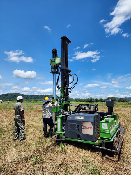  Parque Solar Tepuy avance obras 62 %
Parque Solar Tepuy avance obras 62 %
Fecha: 2 de noviembre 2023

Para descargar esta fotografía en alta resolución, haga clic sobre la imagen hasta que la misma se despliegue en la pantalla completa; luego dé clic derecho y elija la opción "guardar imagen como"

En caso de publicación por cualquier medio, solicitamos acompañarla del crédito: "Foto EPM"  
Palabras clave: Parque Solar Tepuy avance obras 62 %