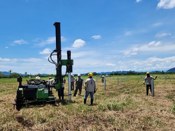  Parque Solar Tepuy avance obras 62 %
Parque Solar Tepuy avance obras 62 %
Fecha: 2 de noviembre 2023

Para descargar esta fotografía en alta resolución, haga clic sobre la imagen hasta que la misma se despliegue en la pantalla completa; luego dé clic derecho y elija la opción "guardar imagen como"

En caso de publicación por cualquier medio, solicitamos acompañarla del crédito: "Foto EPM"   
Palabras clave: Parque Solar Tepuy avance obras 62 %