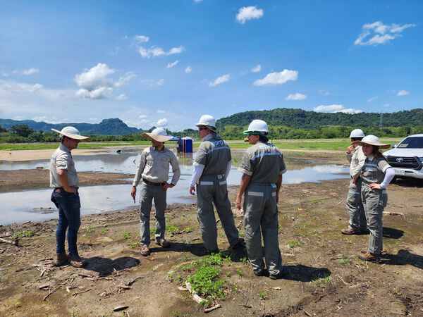  Parque Solar Tepuy avance obras 62 %
Parque Solar Tepuy avance obras 62 %
Fecha: 2 de noviembre 2023

Para descargar esta fotografía en alta resolución, haga clic sobre la imagen hasta que la misma se despliegue en la pantalla completa; luego dé clic derecho y elija la opción "guardar imagen como"

En caso de publicación por cualquier medio, solicitamos acompañarla del crédito: "Foto EPM"  
Palabras clave: Parque Solar Tepuy avance obras 62 %