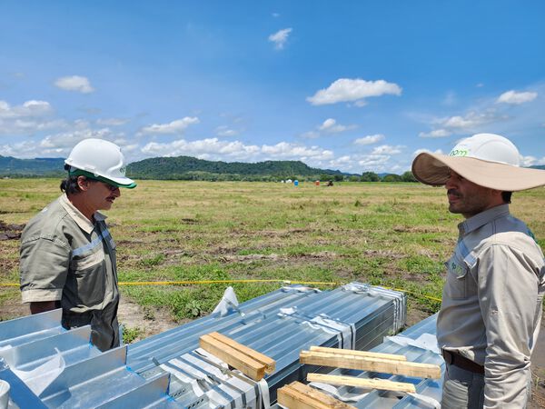  Parque Solar Tepuy avance obras 62 %
Parque Solar Tepuy avance obras 62 %
Fecha: 2 de noviembre 2023

Para descargar esta fotografía en alta resolución, haga clic sobre la imagen hasta que la misma se despliegue en la pantalla completa; luego dé clic derecho y elija la opción "guardar imagen como"

En caso de publicación por cualquier medio, solicitamos acompañarla del crédito: "Foto EPM"  
Palabras clave: Parque Solar Tepuy avance obras 62 %
