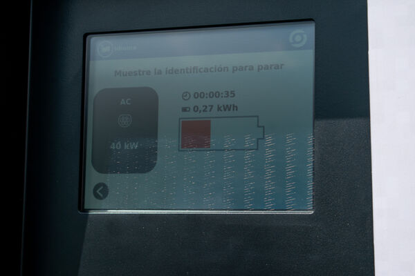 Puesta en operación EDS Los Álamos
Puesta en operación EDS Los Álamos
Fecha: 2023 NOV 22
Para descargar esta fotografía en alta resolución, haga clic sobre la imagen hasta que la misma se despliegue en la pantalla completa; luego dé clic derecho y elija la opción "guardar imagen como".
En caso de publicación por cualquier medio, solicitamos acompañarla del crédito: "Foto EPM"
Palabras clave: Movilidad sostenible – Movilidad eléctrica – EDS carga rápida, Los Álamos, ecoestación, estación de servicio