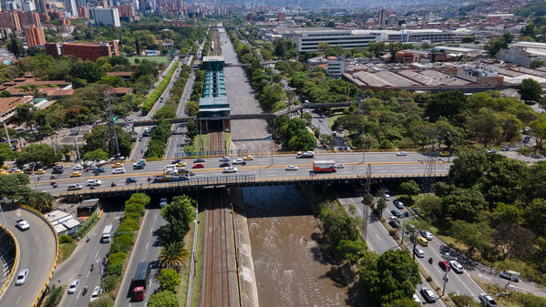 Palabras clave: Río Medellín  Río Aburrá Medellín  Saneamiento Valle de Aburrá  Saneamiento río Medellín