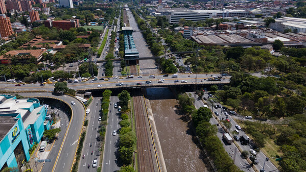 Palabras clave: Río Medellín  Río Aburrá Medellín  Saneamiento Valle de Aburrá  Saneamiento río Medellín