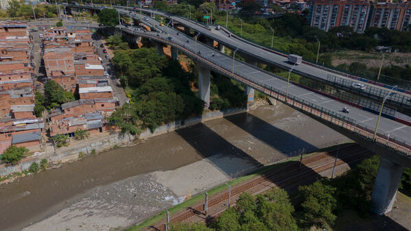 Palabras clave: Río Medellín  Río Aburrá Medellín  Saneamiento Valle de Aburrá  Saneamiento río Medellín