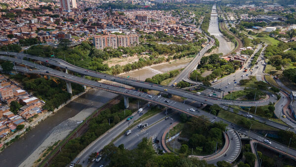 Palabras clave: Río Medellín  Río Aburrá Medellín  Saneamiento Valle de Aburrá  Saneamiento río Medellín