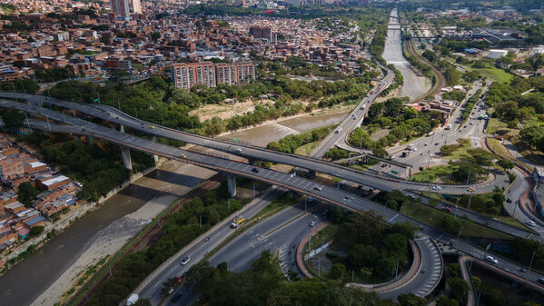 Palabras clave: Río Medellín  Río Aburrá Medellín  Saneamiento Valle de Aburrá  Saneamiento río Medellín