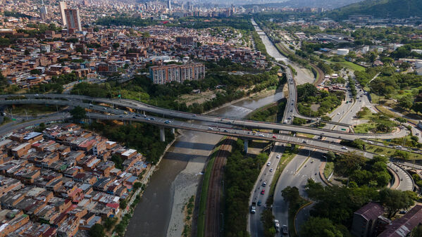 Palabras clave: Río Medellín  Río Aburrá Medellín  Saneamiento Valle de Aburrá  Saneamiento río Medellín