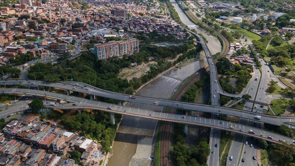 Palabras clave: Río Medellín  Río Aburrá Medellín  Saneamiento Valle de Aburrá  Saneamiento río Medellín