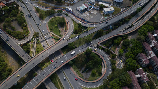 Palabras clave: Río Medellín  Río Aburrá Medellín  Saneamiento Valle de Aburrá  Saneamiento río Medellín