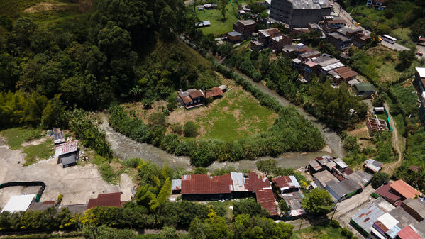 Palabras clave: Río Medellín  Río Aburrá Medellín  Saneamiento Valle de Aburrá  Saneamiento río Medellín