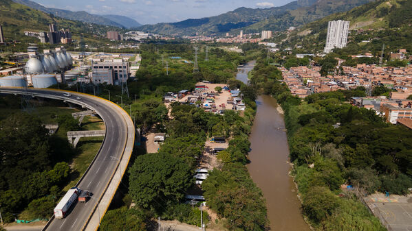 Palabras clave: Río Medellín  Río Aburrá Medellín  Saneamiento Valle de Aburrá  Saneamiento río Medellín