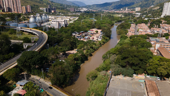 Palabras clave: Río Medellín  Río Aburrá Medellín  Saneamiento Valle de Aburrá  Saneamiento río Medellín