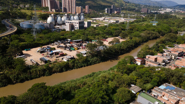 Palabras clave: Río Medellín  Río Aburrá Medellín  Saneamiento Valle de Aburrá  Saneamiento río Medellín