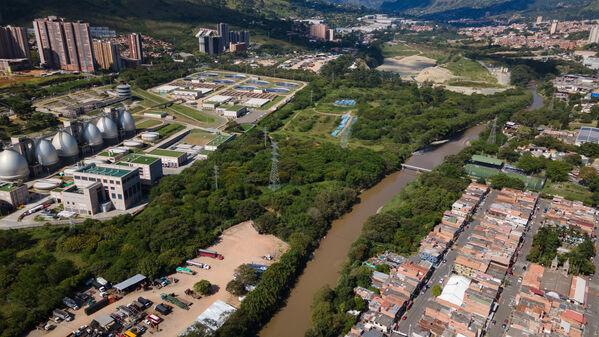 Palabras clave: Río Medellín  Río Aburrá Medellín  Saneamiento Valle de Aburrá  Saneamiento río Medellín