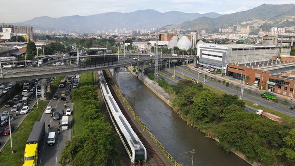Palabras clave: Río Medellín  Río Aburrá Medellín  Saneamiento Valle de Aburrá  Saneamiento río Medellín