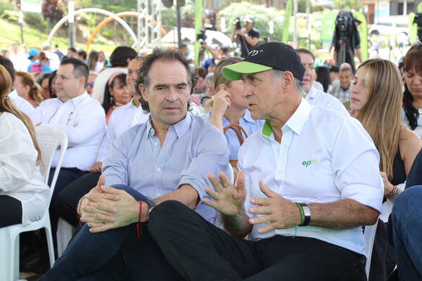 Rendición cuentas UVA  Imaginación
Rendición de cuentas UVA La Imaginación  
Fecha: 25 Abril 2024
Para descargar esta fotografía en alta resolución, haga clic sobre la imagen hasta que la misma se despliegue en la pantalla completa; luego dé clic derecho y elija la opción "guardar imagen como". 
En caso de publicación por cualquier medio, solicitamos acompañarla del crédito: "Foto EPM" 
Palabras clave: Rendición cuentas UVA  Imaginación
