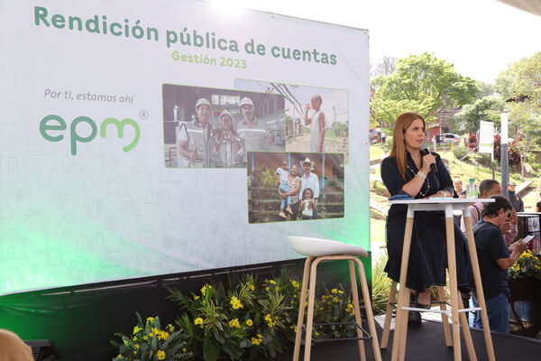 Rendición cuentas UVA  Imaginación
Rendición de cuentas UVA La Imaginación  
Fecha: 25 Abril 2024
Para descargar esta fotografía en alta resolución, haga clic sobre la imagen hasta que la misma se despliegue en la pantalla completa; luego dé clic derecho y elija la opción "guardar imagen como". 
En caso de publicación por cualquier medio, solicitamos acompañarla del crédito: "Foto EPM" 
Palabras clave: Rendición cuentas UVA  Imaginación