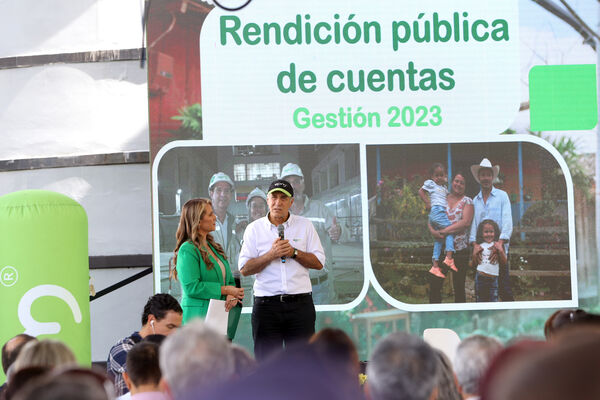 Rendición cuentas UVA  Imaginación
Rendición de cuentas UVA La Imaginación  
Fecha: 25 Abril 2024
Para descargar esta fotografía en alta resolución, haga clic sobre la imagen hasta que la misma se despliegue en la pantalla completa; luego dé clic derecho y elija la opción "guardar imagen como". 
En caso de publicación por cualquier medio, solicitamos acompañarla del crédito: "Foto EPM" 
Palabras clave: Rendición cuentas UVA  Imaginación