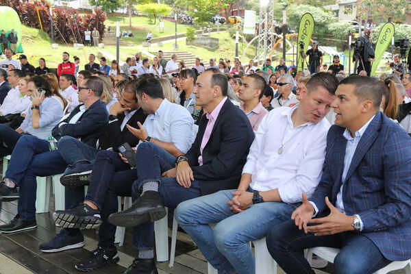 Rendición cuentas UVA  Imaginación
Rendición de cuentas UVA La Imaginación  
Fecha: 25 Abril 2024
Para descargar esta fotografía en alta resolución, haga clic sobre la imagen hasta que la misma se despliegue en la pantalla completa; luego dé clic derecho y elija la opción "guardar imagen como". 
En caso de publicación por cualquier medio, solicitamos acompañarla del crédito: "Foto EPM" 
Palabras clave: Rendición cuentas UVA  Imaginación