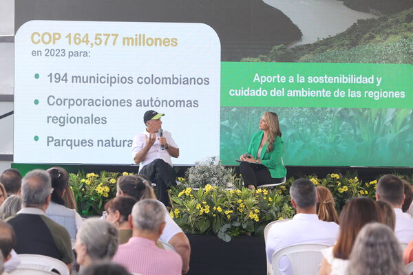 Rendición cuentas UVA  Imaginación
Rendición de cuentas UVA La Imaginación  
Fecha: 25 Abril 2024
Para descargar esta fotografía en alta resolución, haga clic sobre la imagen hasta que la misma se despliegue en la pantalla completa; luego dé clic derecho y elija la opción "guardar imagen como". 
En caso de publicación por cualquier medio, solicitamos acompañarla del crédito: "Foto EPM" 
Palabras clave: Rendición cuentas UVA  Imaginación