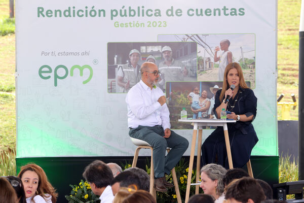Rendición cuentas UVA  Imaginación
Rendición de cuentas UVA La Imaginación  
Fecha: 25 Abril 2024
Para descargar esta fotografía en alta resolución, haga clic sobre la imagen hasta que la misma se despliegue en la pantalla completa; luego dé clic derecho y elija la opción "guardar imagen como". 
En caso de publicación por cualquier medio, solicitamos acompañarla del crédito: "Foto EPM" 
Palabras clave: Rendición cuentas UVA  Imaginación
