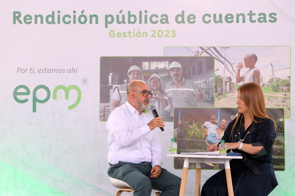 Rendición cuentas UVA  Imaginación
Rendición de cuentas UVA La Imaginación  
Fecha: 25 Abril 2024
Para descargar esta fotografía en alta resolución, haga clic sobre la imagen hasta que la misma se despliegue en la pantalla completa; luego dé clic derecho y elija la opción "guardar imagen como". 
En caso de publicación por cualquier medio, solicitamos acompañarla del crédito: "Foto EPM" 
Palabras clave: Rendición cuentas UVA  Imaginación