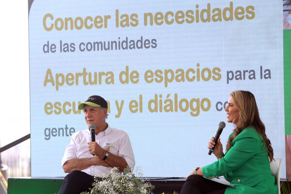 Rendición cuentas UVA  Imaginación
Rendición de cuentas UVA La Imaginación  
Fecha: 25 Abril 2024
Para descargar esta fotografía en alta resolución, haga clic sobre la imagen hasta que la misma se despliegue en la pantalla completa; luego dé clic derecho y elija la opción "guardar imagen como". 
En caso de publicación por cualquier medio, solicitamos acompañarla del crédito: "Foto EPM" 
Palabras clave: Rendición cuentas UVA  Imaginación