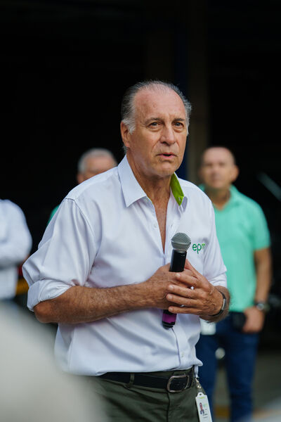Acto Bienvenida nuevo gerente general 2024.
Acto Bienvenida nuevo gerente general 2024.
Fecha: 02 Enero 2024. 
Para descargar esta fotografía en alta resolución, haga clic sobre la imagen hasta que la misma se despliegue en la pantalla completa; luego dé clic derecho y elija la opción "guardar imagen como". 
En caso de publicación por cualquier medio, solicitamos acompañarla del crédito: "Foto EPM"
Palabras clave: John Maya nuevo gerente bienvenida acto bienvenida naturalmente recibimiento gerente desayuno gerente