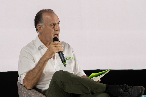 Acto Bienvenida nuevo gerente general 2024.
Acto Bienvenida nuevo gerente general 2024.
Fecha: 02 Enero 2024. 
Para descargar esta fotografía en alta resolución, haga clic sobre la imagen hasta que la misma se despliegue en la pantalla completa; luego dé clic derecho y elija la opción "guardar imagen como". 
En caso de publicación por cualquier medio, solicitamos acompañarla del crédito: "Foto EPM"
Palabras clave: John Maya nuevo gerente bienvenida acto bienvenida naturalmente recibimiento gerente desayuno gerente