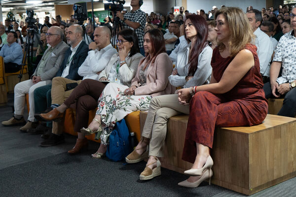 Acto Bienvenida nuevo gerente general 2024.
Acto Bienvenida nuevo gerente general 2024.
Fecha: 02 Enero 2024. 
Para descargar esta fotografía en alta resolución, haga clic sobre la imagen hasta que la misma se despliegue en la pantalla completa; luego dé clic derecho y elija la opción "guardar imagen como". 
En caso de publicación por cualquier medio, solicitamos acompañarla del crédito: "Foto EPM"
Palabras clave: John Maya nuevo gerente bienvenida acto bienvenida naturalmente recibimiento gerente desayuno gerente