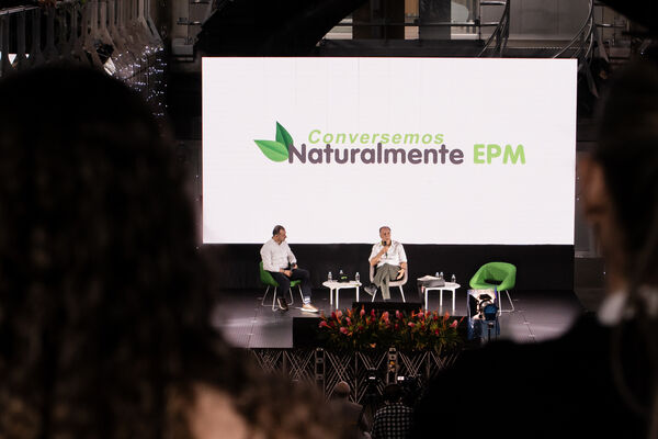 Acto Bienvenida nuevo gerente general 2024.
Acto Bienvenida nuevo gerente general 2024.
Fecha: 02 Enero 2024. 
Para descargar esta fotografía en alta resolución, haga clic sobre la imagen hasta que la misma se despliegue en la pantalla completa; luego dé clic derecho y elija la opción "guardar imagen como". 
En caso de publicación por cualquier medio, solicitamos acompañarla del crédito: "Foto EPM"
Palabras clave: John Maya nuevo gerente bienvenida acto bienvenida naturalmente recibimiento gerente desayuno gerente