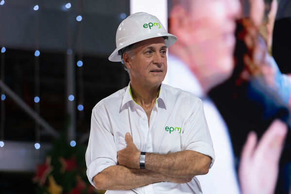 Acto Bienvenida nuevo gerente general 2024.
Acto Bienvenida nuevo gerente general 2024.
Fecha: 02 Enero 2024. 
Para descargar esta fotografía en alta resolución, haga clic sobre la imagen hasta que la misma se despliegue en la pantalla completa; luego dé clic derecho y elija la opción "guardar imagen como". 
En caso de publicación por cualquier medio, solicitamos acompañarla del crédito: "Foto EPM"
Palabras clave: John Maya nuevo gerente bienvenida acto bienvenida naturalmente recibimiento gerente desayuno gerente