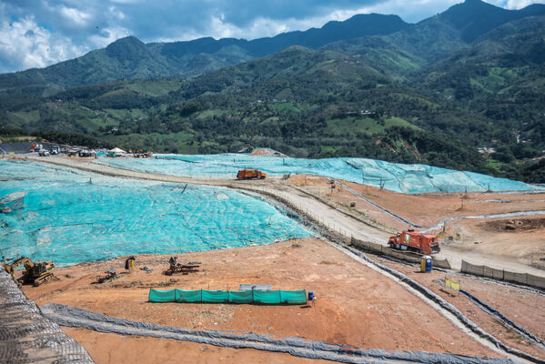 Relleno sanitario La Pradera Emvarias
Relleno sanitario La Pradera Emvarias
Fecha: 21 de febrero de 2024
Para descargar esta fotografía en alta resolución, haga clic sobre la imagen hasta que la misma se despliegue en la pantalla completa; luego dé clic derecho y elija la opción "guardar imagen como". 
En caso de publicación por cualquier medio, solicitamos acompañarla del crédito: "Foto EPM"
Palabras clave: Relleno sanitario La Pradera Emvarias