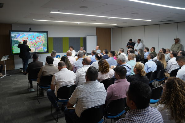    Encuentro autoridades Relleno sanitario La Pradera
 Encuentro autoridades Relleno sanitario La Pradera
Fecha: 26 de febrero de 2024
Para descargar esta fotografía en alta resolución, haga clic sobre la imagen hasta que la misma se despliegue en la pantalla completa; luego dé clic derecho y elija la opción "guardar imagen como". 
En caso de publicación por cualquier medio, solicitamos acompañarla del crédito: "Foto EPM"
Palabras clave: Encuentro autoridades Relleno sanitario La Pradera